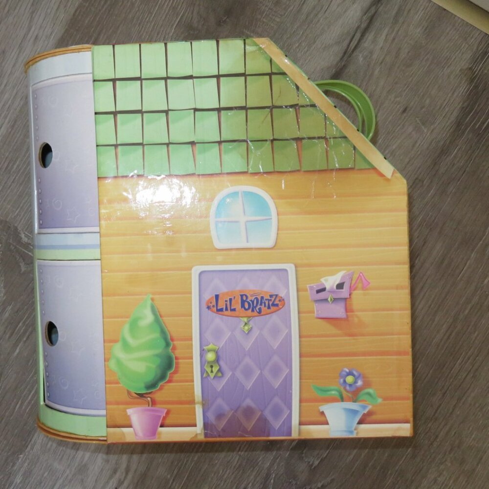 Lil' BRATZ Loungin' Loft Playset 2002 with Elevator & Rooms (70V)